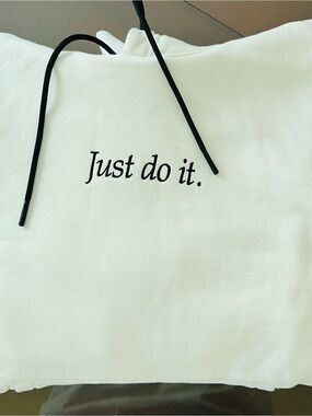 Nike CI9406-100 Sweatshirt